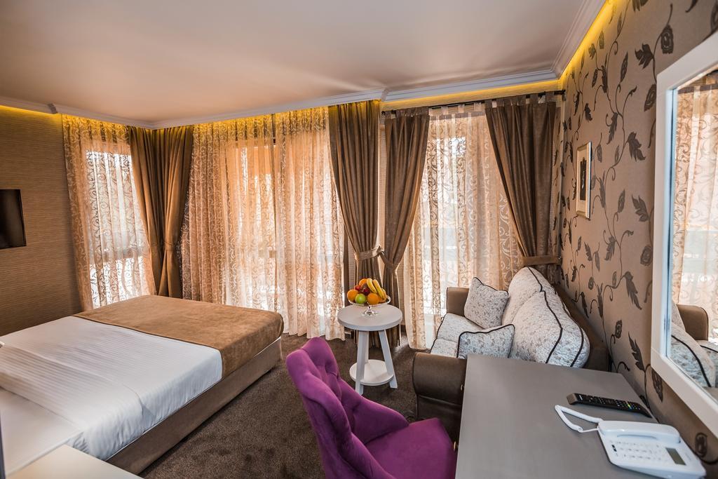 8 1/2 Art Guest House Plovdiv Chambre photo