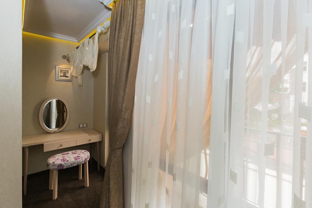 8 1/2 Art Guest House Plovdiv Chambre photo