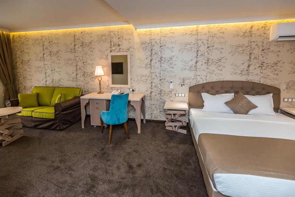 8 1/2 Art Guest House Plovdiv Chambre photo