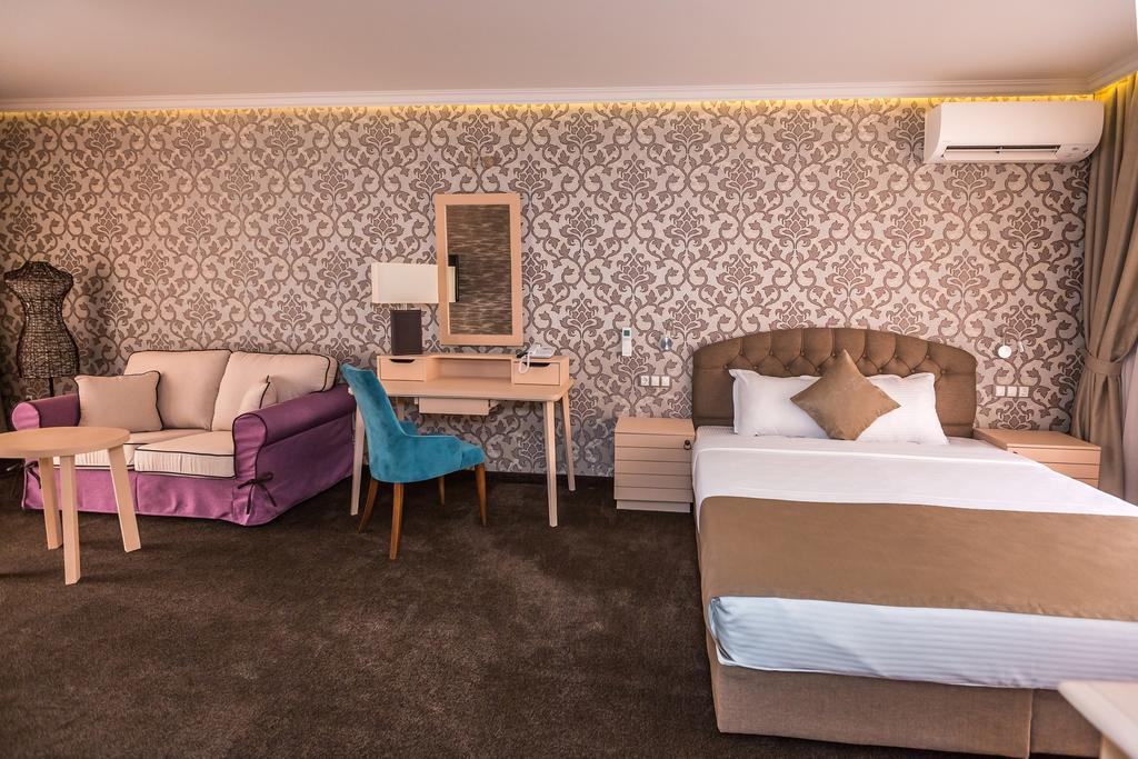 8 1/2 Art Guest House Plovdiv Chambre photo