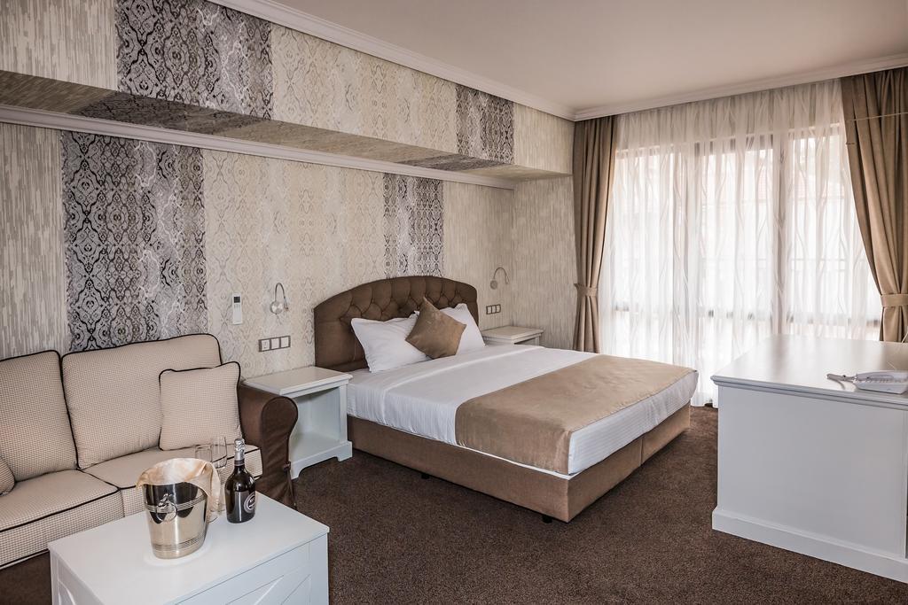 8 1/2 Art Guest House Plovdiv Chambre photo