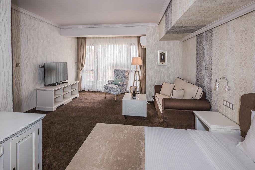 8 1/2 Art Guest House Plovdiv Chambre photo
